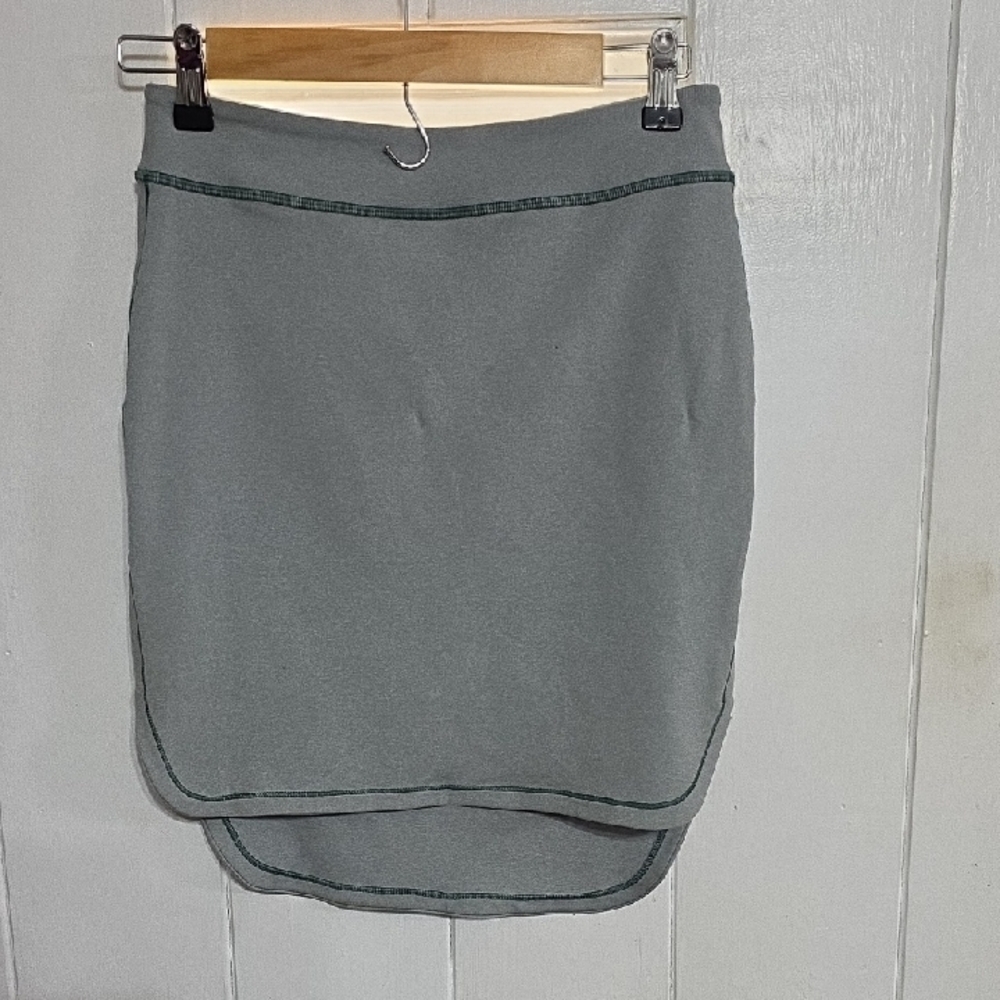 Lululemon Women's City Skirt Light Sage Green‎ Waistband Pocket Sz 4 EUC